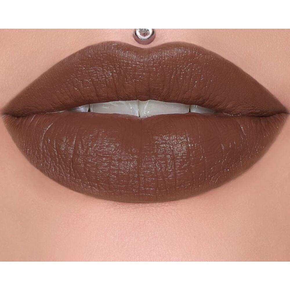 Jeffree Star Velvet Trap Lipstick in Dominatrix